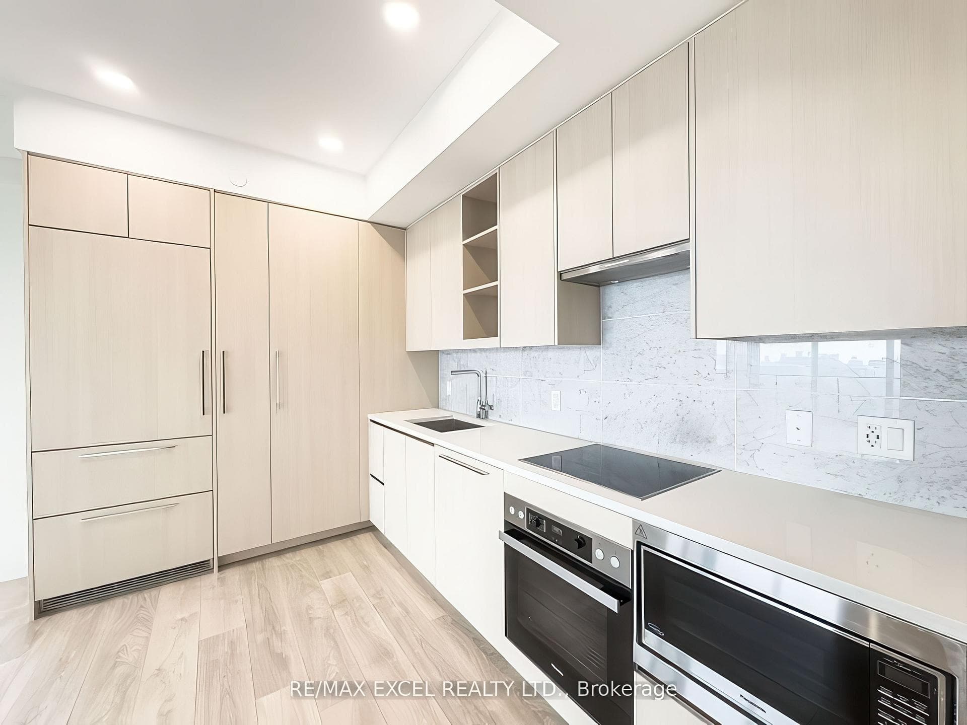 95 McMahon Drive Unit 2209 photo 10