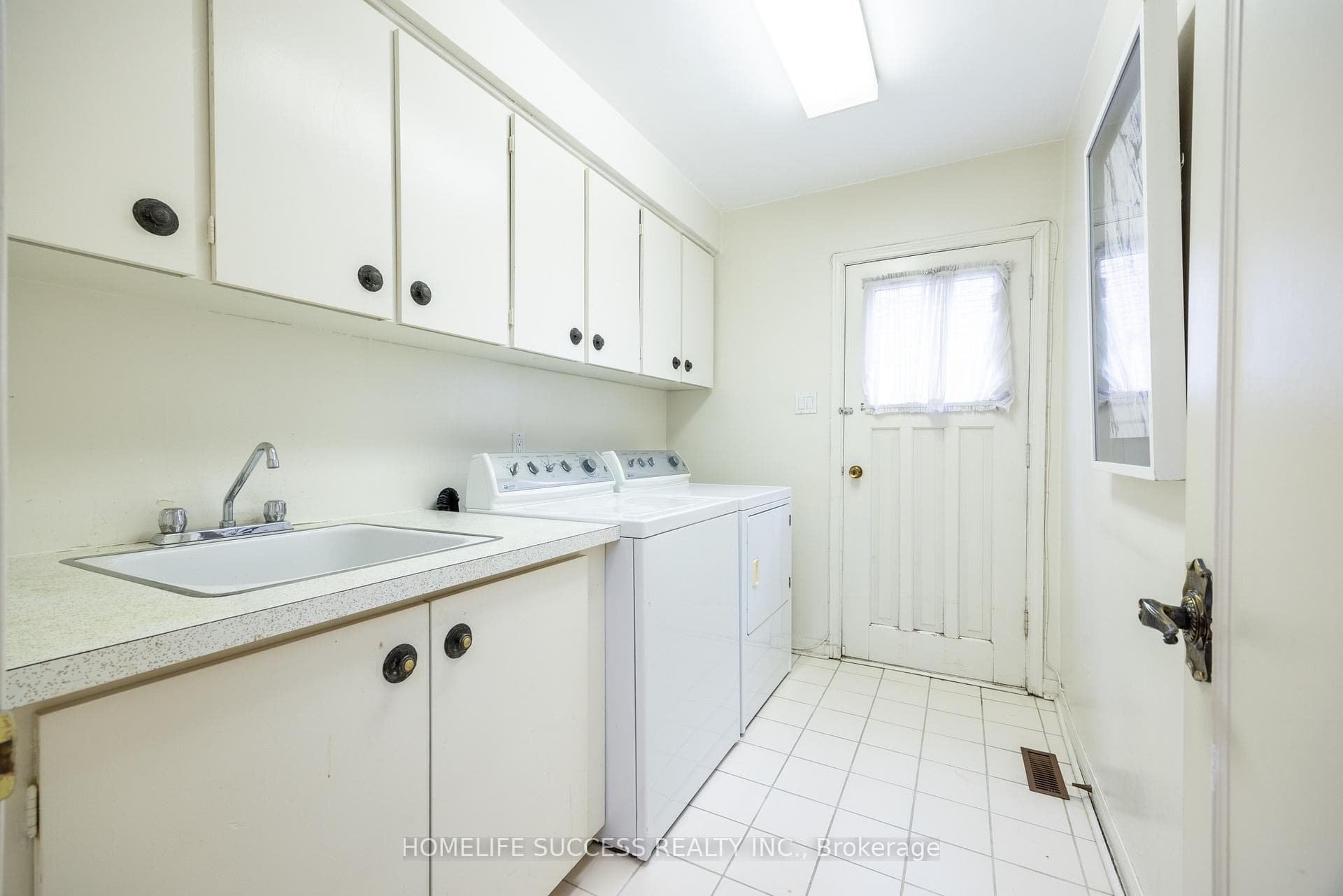 49 Beaverhall Drive photo 20