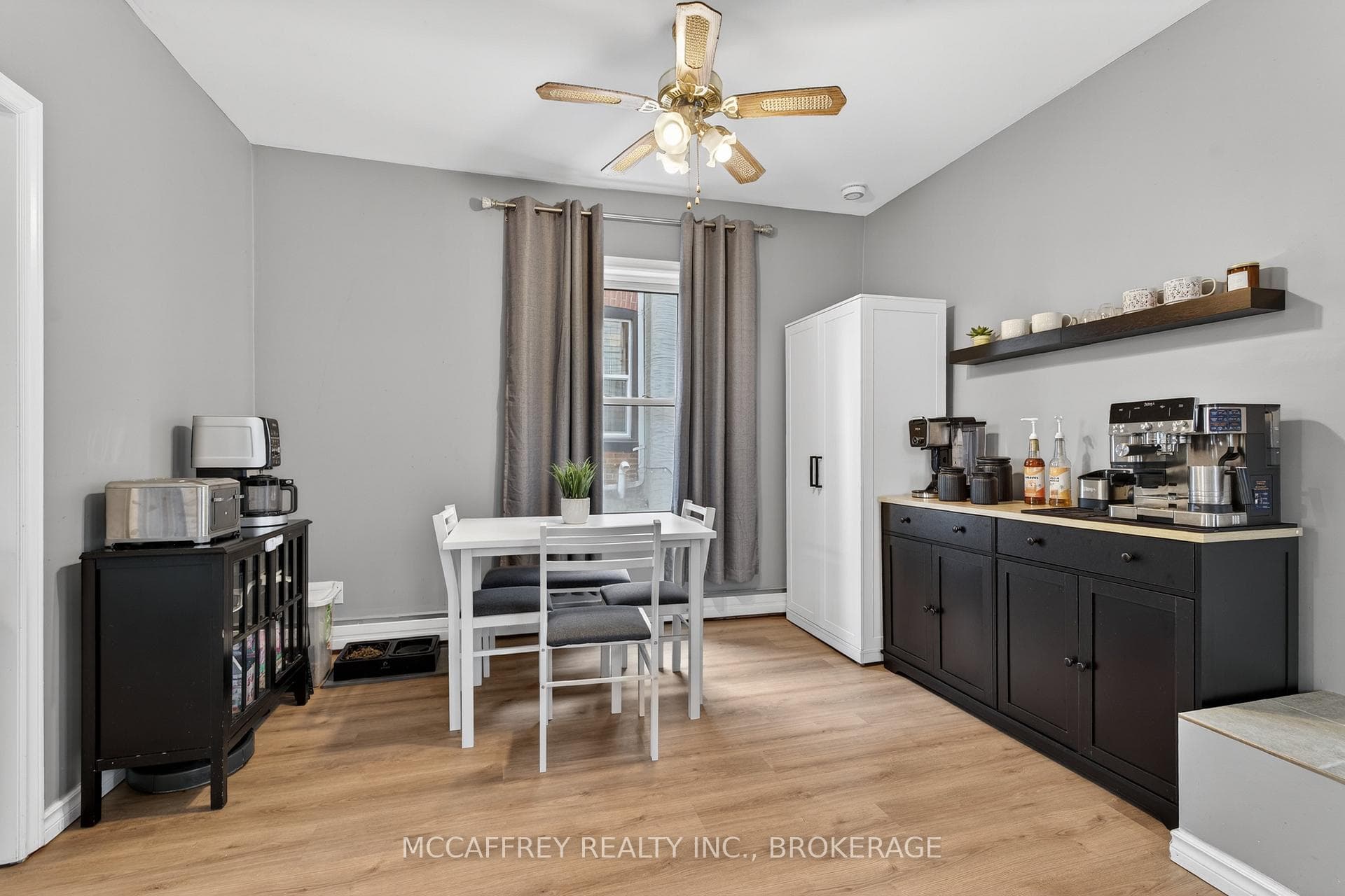 427 Thomas Street photo 10