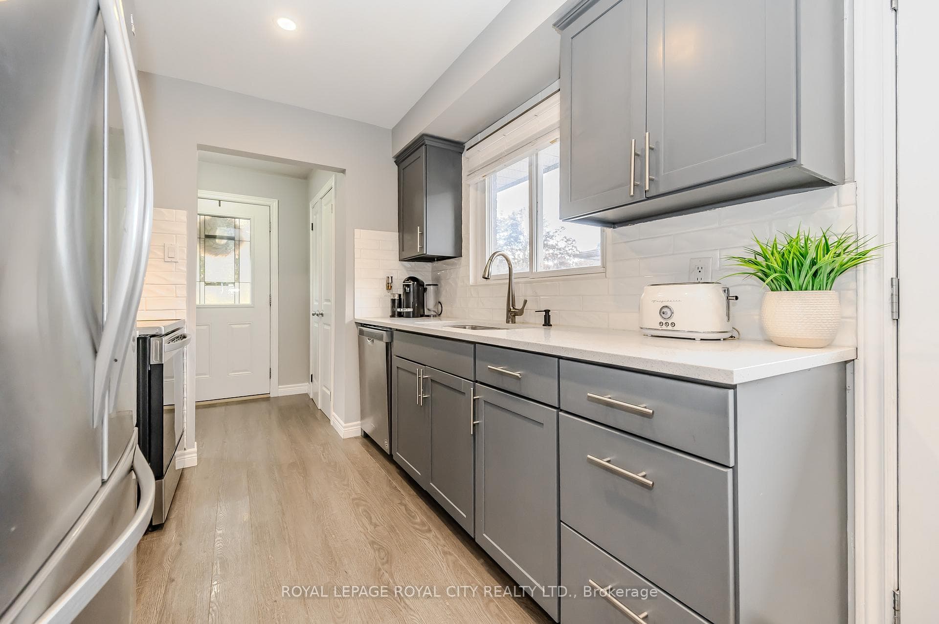 16 Nickolas Crescent photo 15