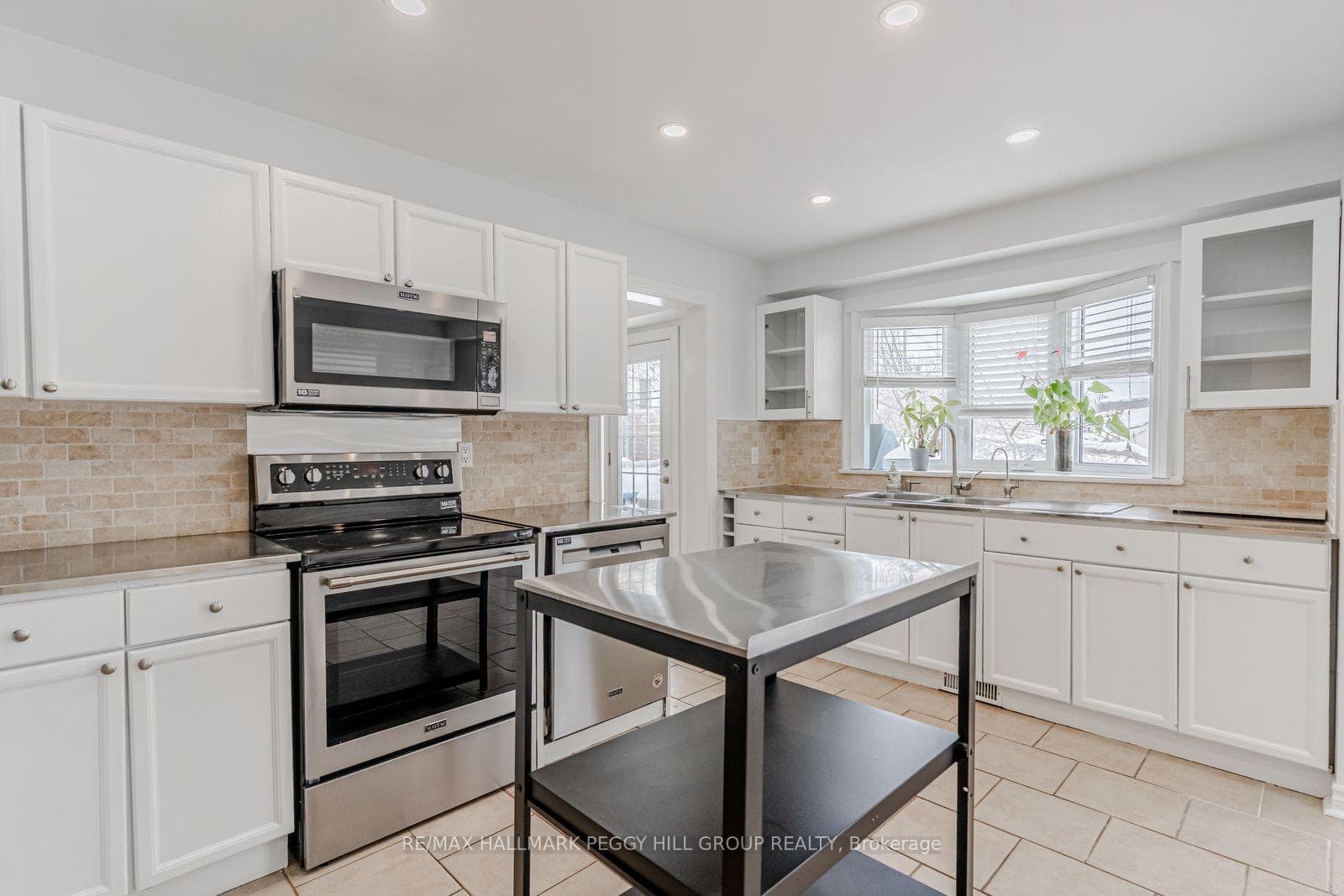62 O'Shaughnessy Crescent photo 4