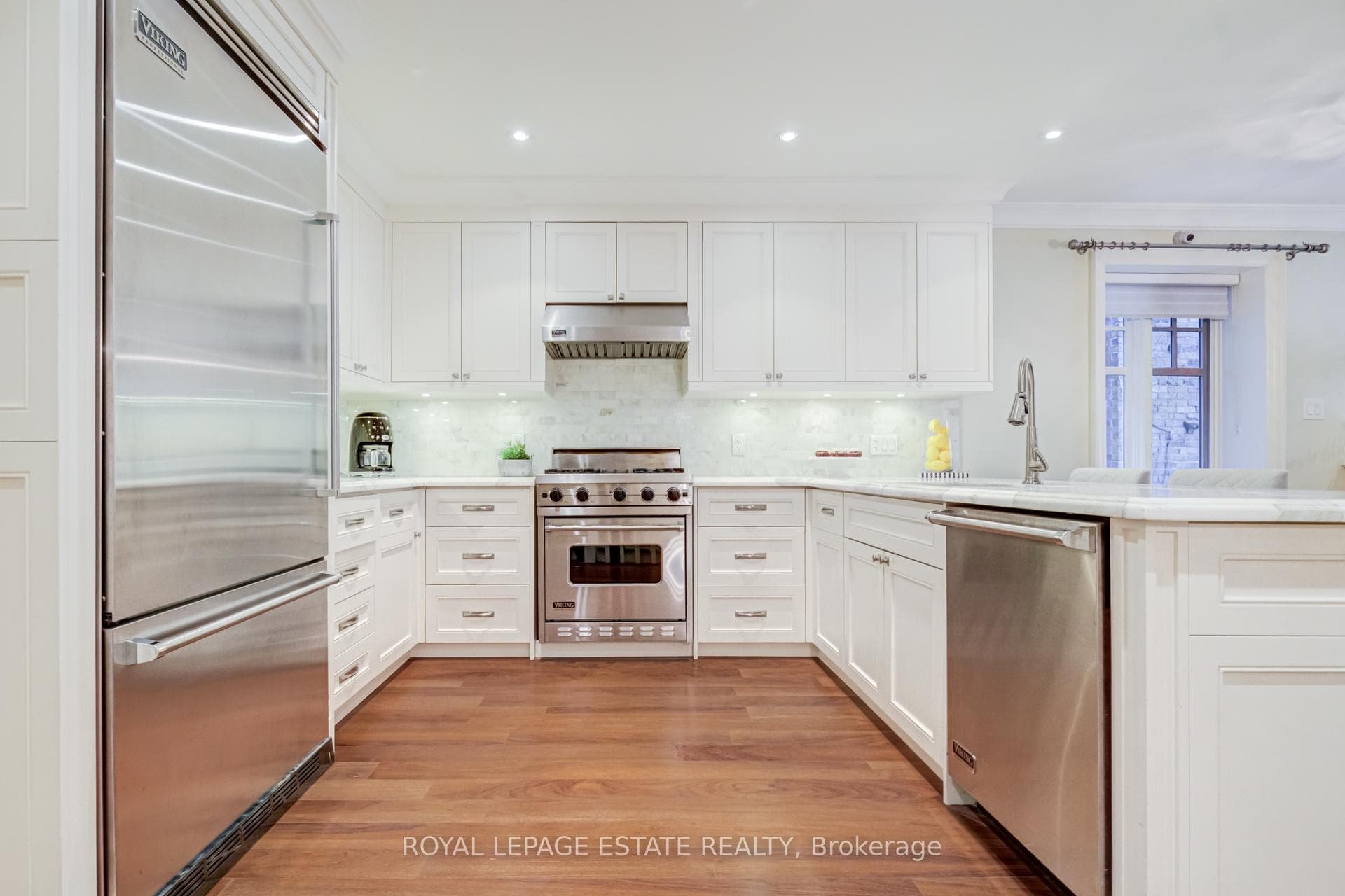 319 Lonsdale Road Unit 1D photo 16