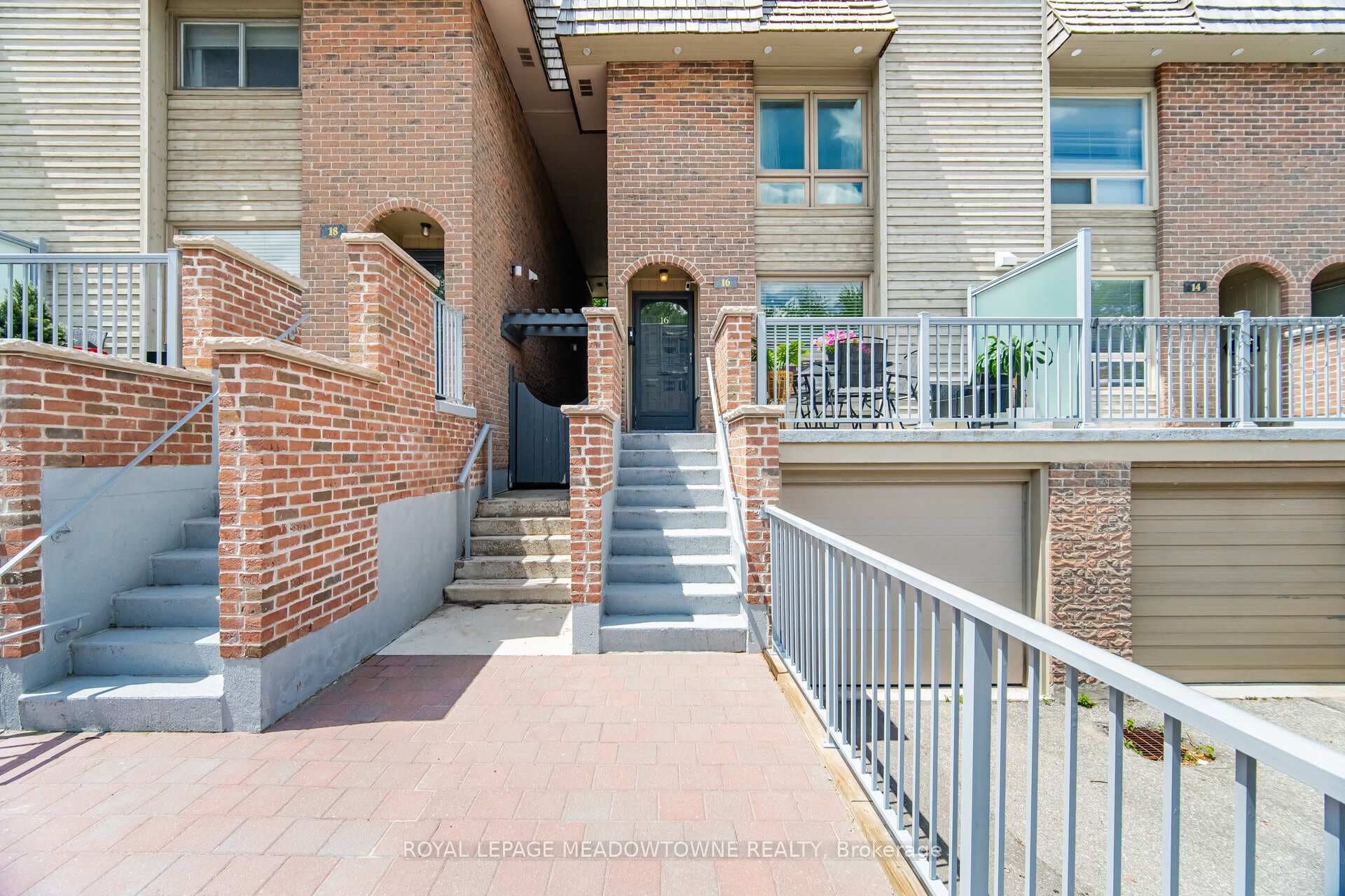 16 Dutch Myrtle Way photo 1