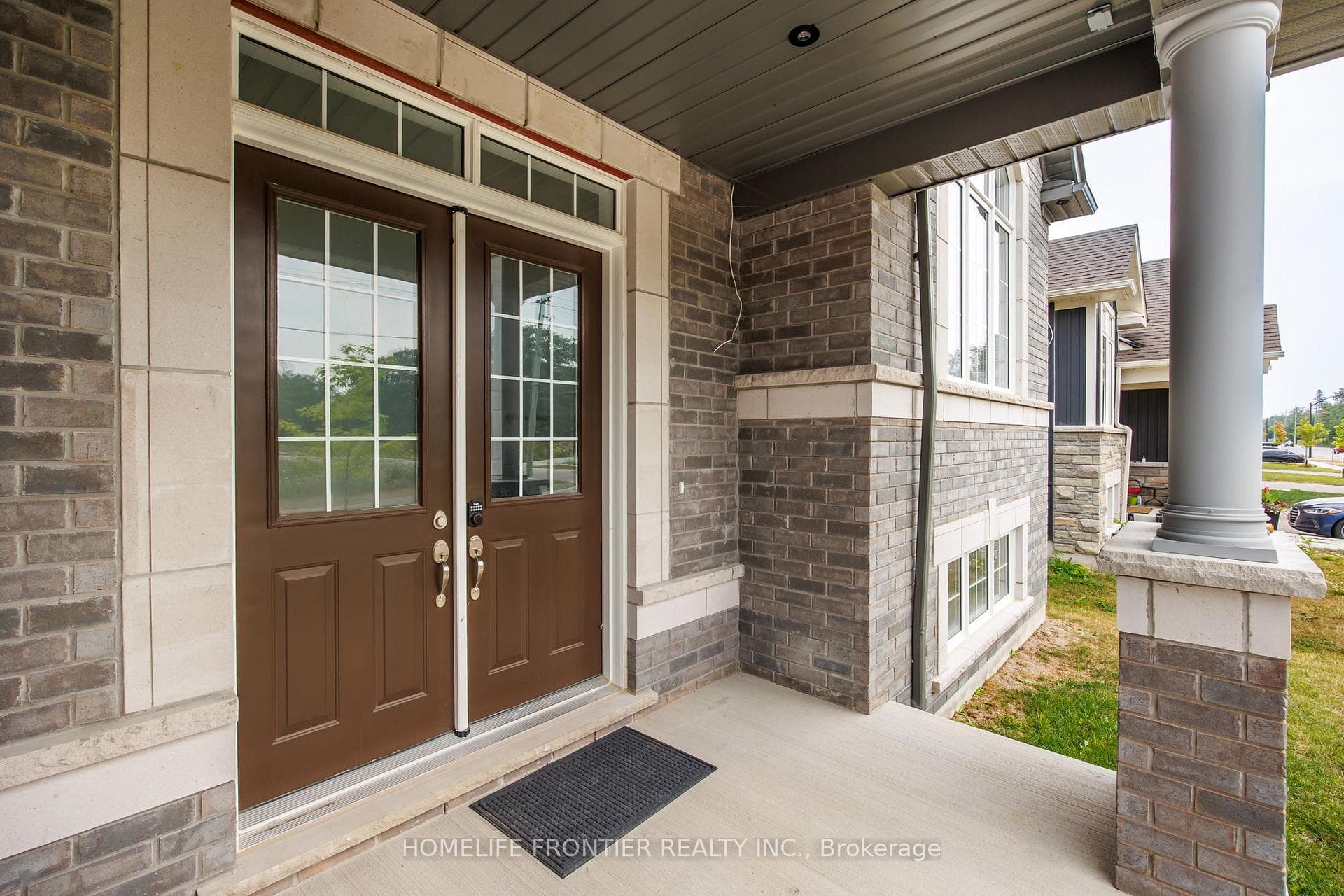 310 Rablewood Drive photo 2