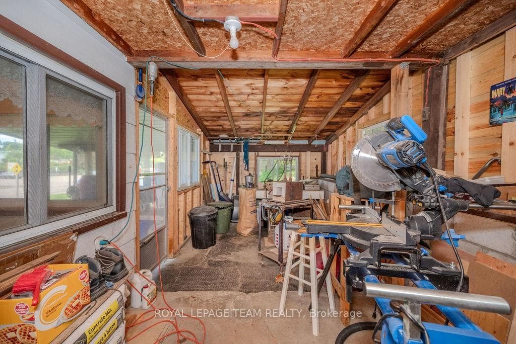 29 BONNECHERE Street photo 12