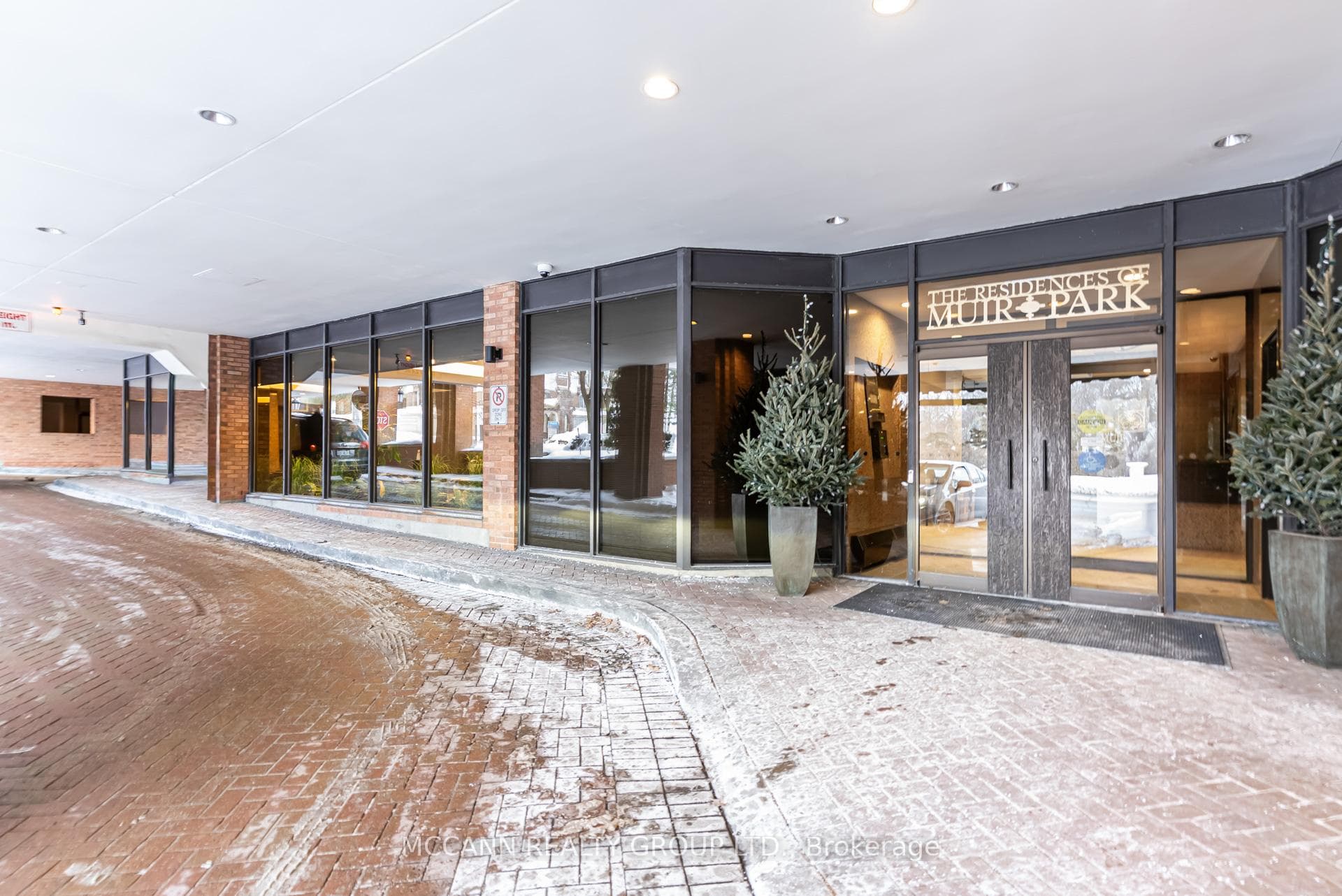 2900 Yonge Street Unit 901 photo 4