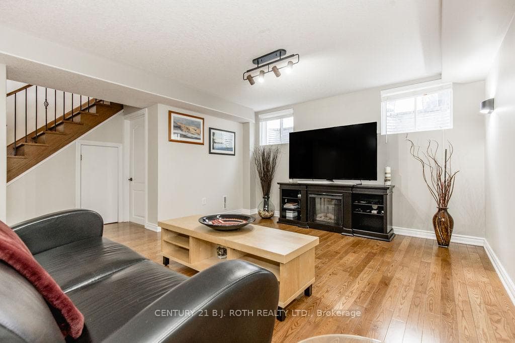 12 Lloyd Cook Drive photo 33