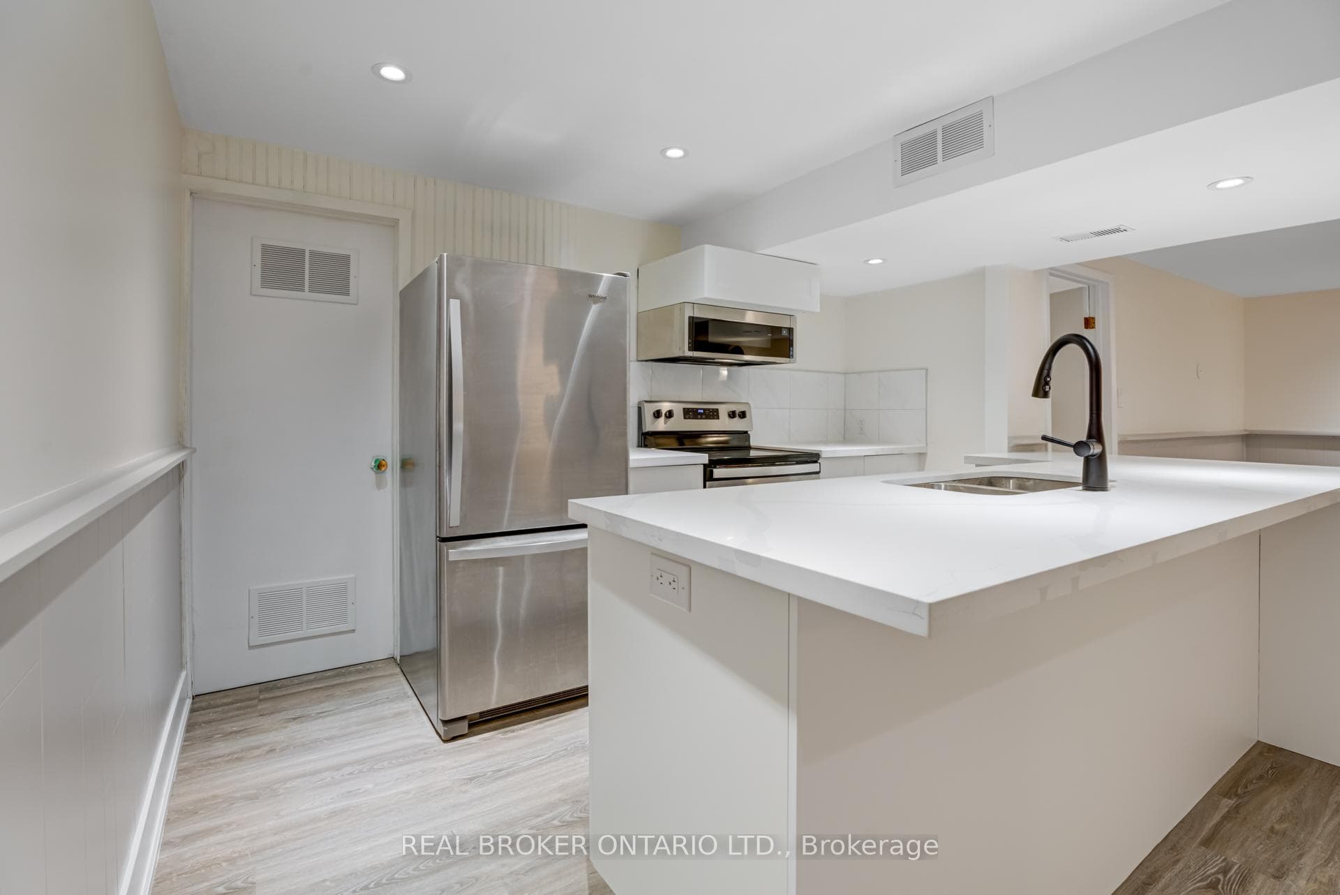 1145 Ridgecrest Avenue Unit Bsmt. photo 15