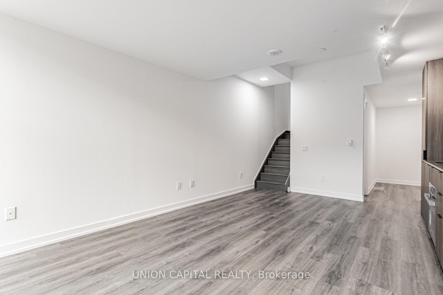28 Eastern Avenue Unit TH109 photo 16