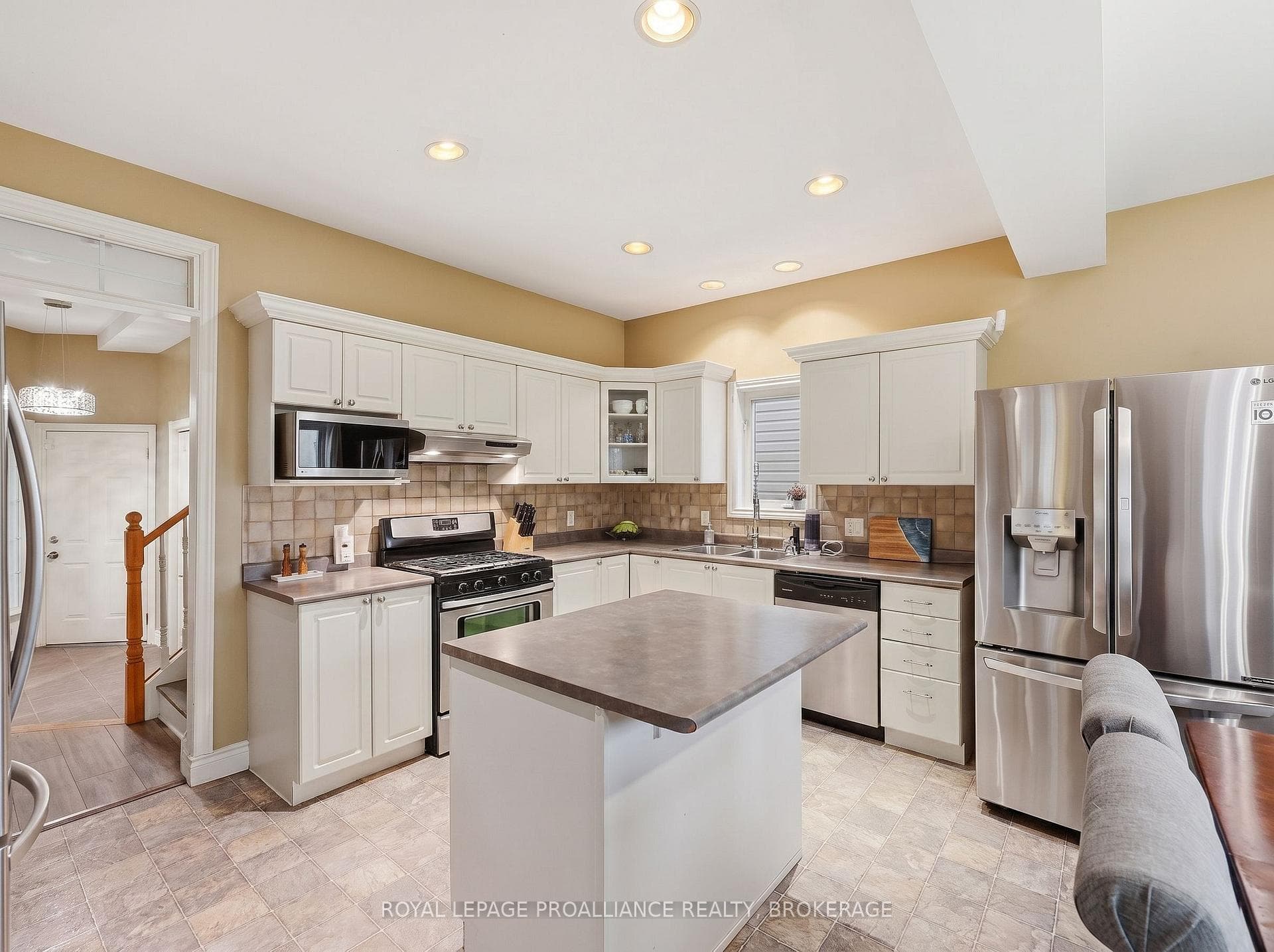 440 Conservatory Drive photo 7