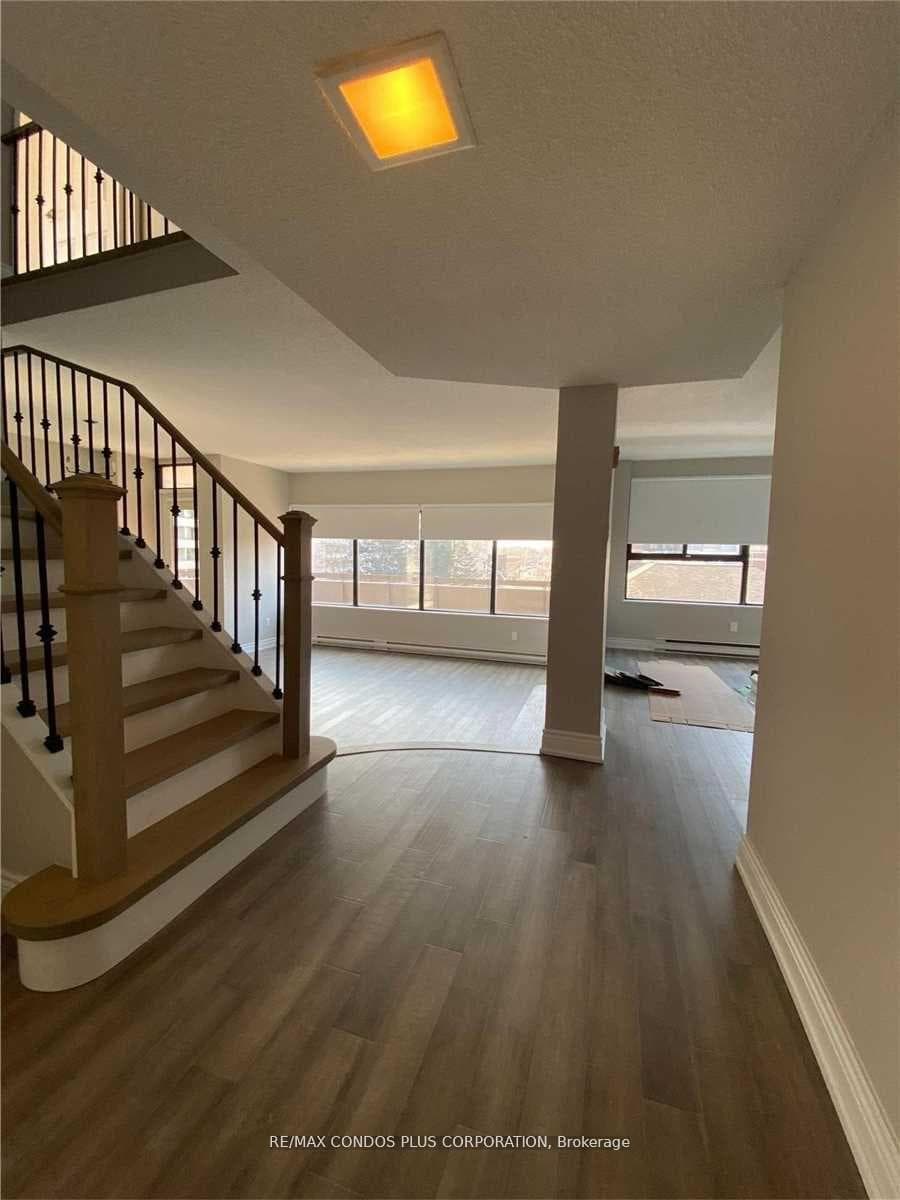 70 Erskine Avenue Unit 601 photo 2
