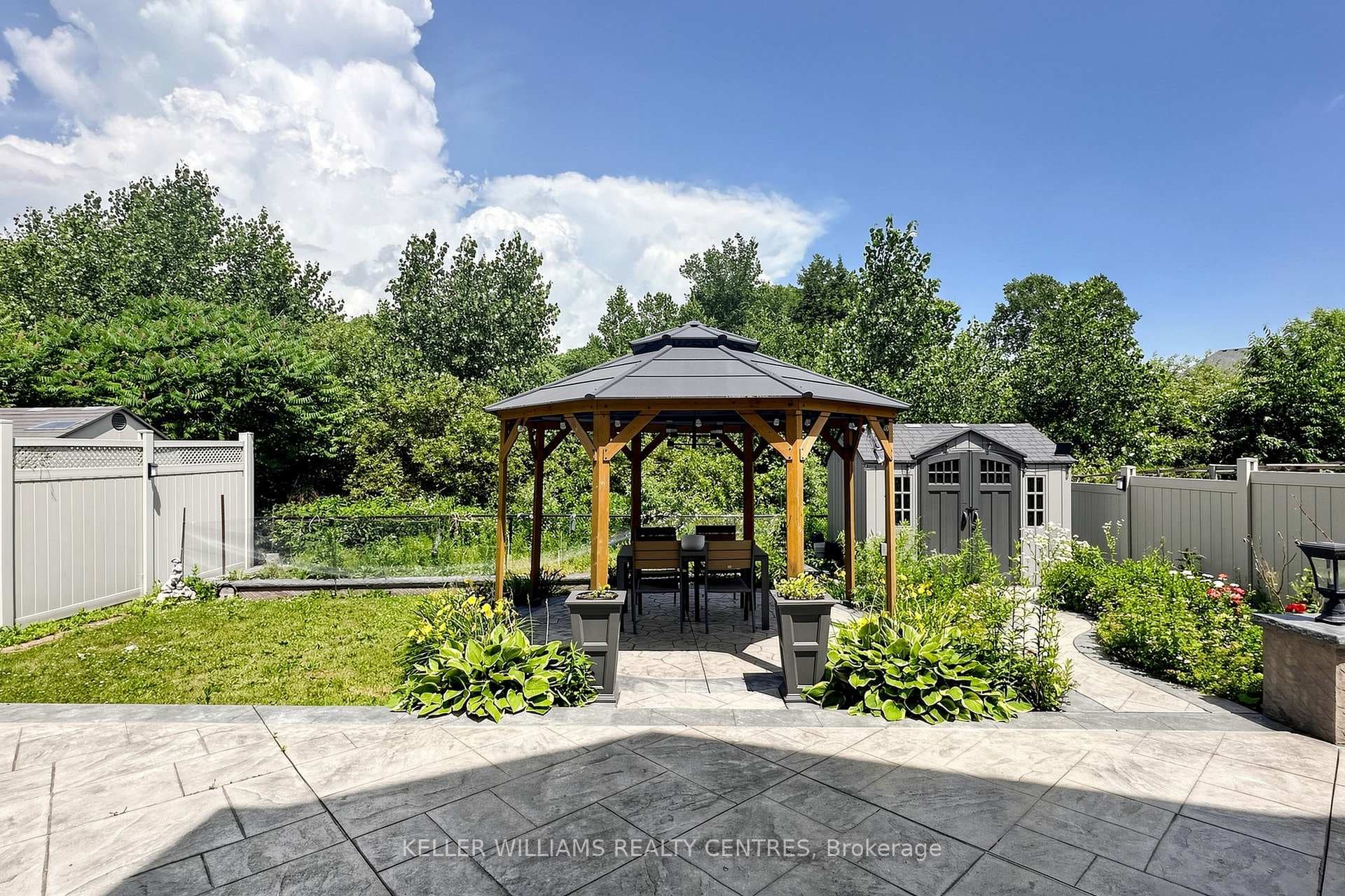 36 Blenheim Circle photo 32
