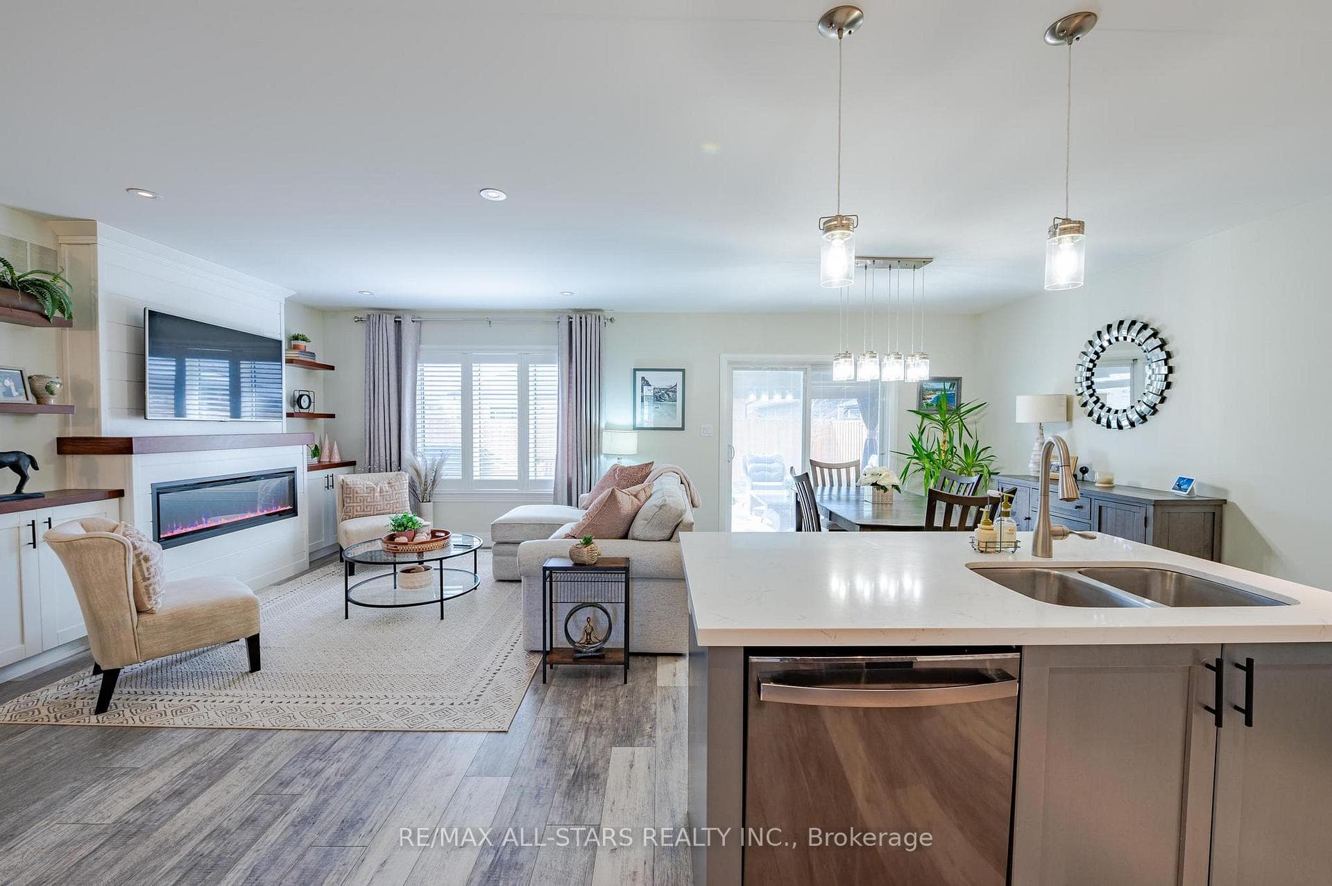 7 Claxton Crescent photo 6