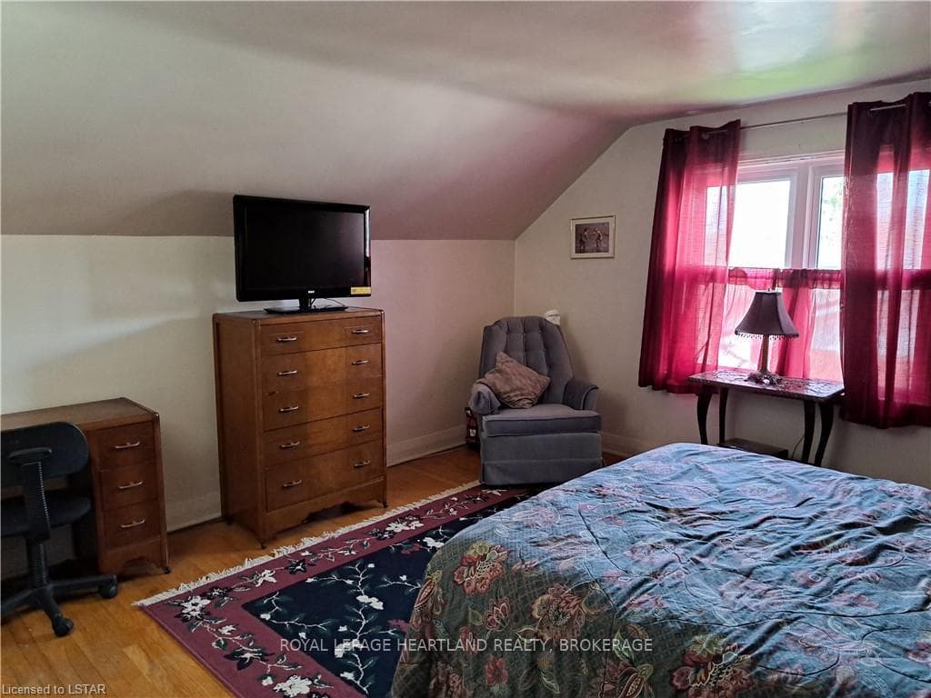 24 HURON Street photo 30