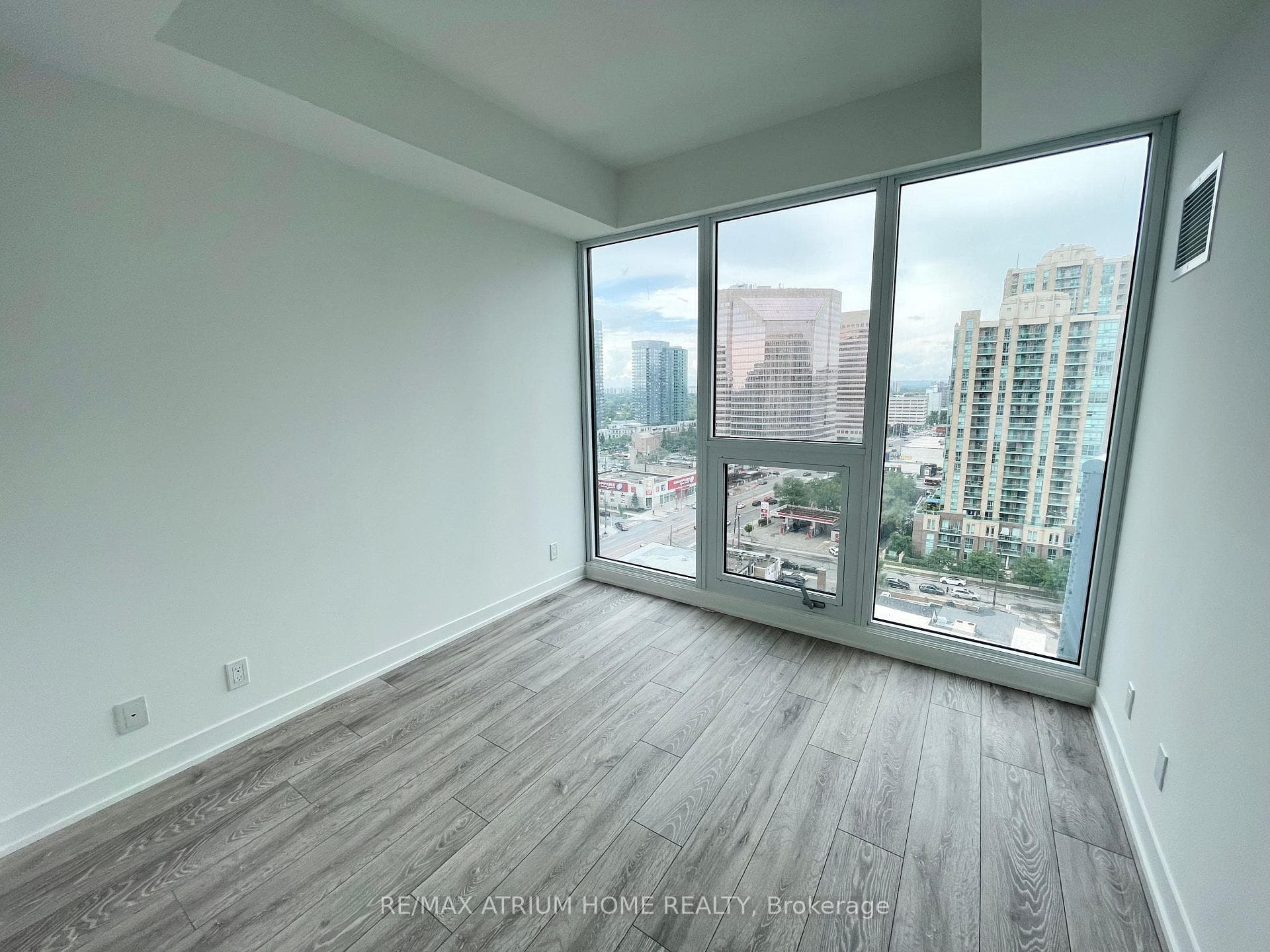 15 Holmes Avenue Unit 1405 photo 8