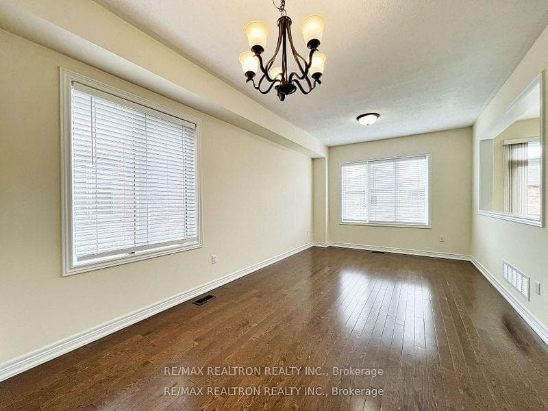 19 Cecil Crescent photo 3