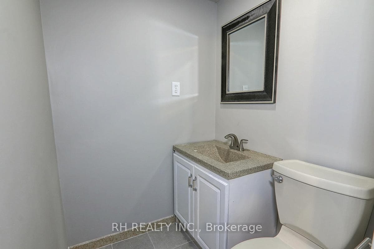 7 Woodfern Court photo 23
