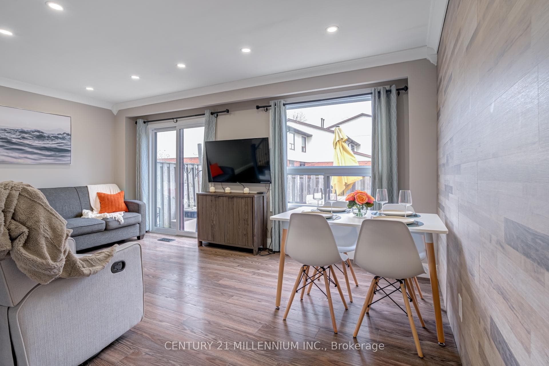 70 Foster Crescent photo 10