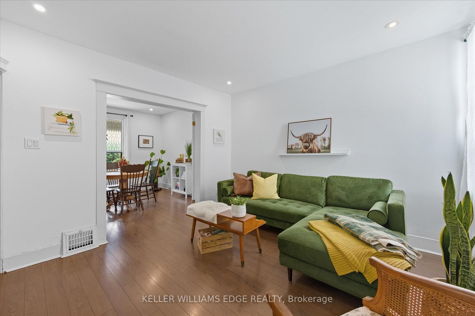 163 Grosvenor Avenue photo 7