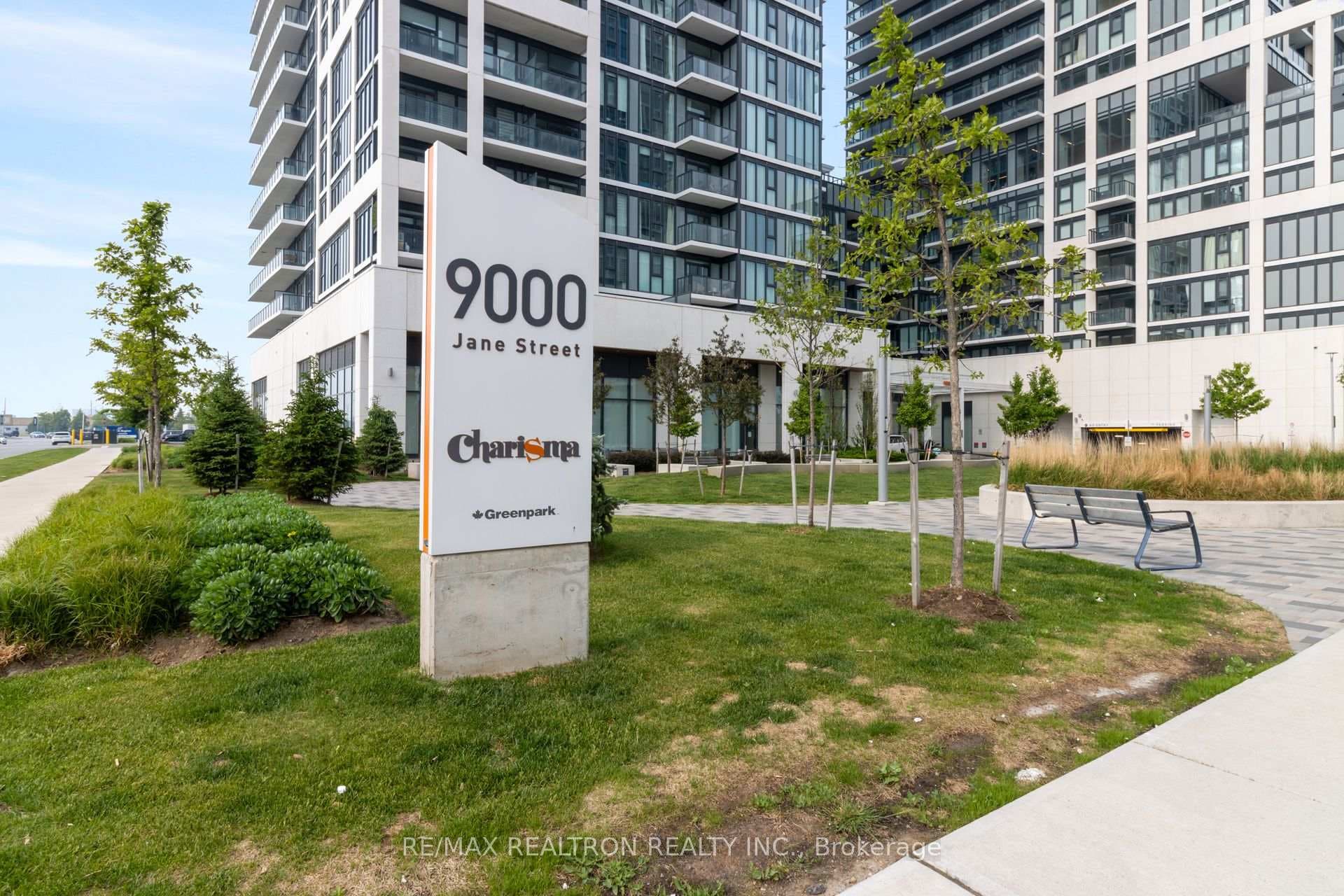 9000 Jane Street Unit 620 photo 45