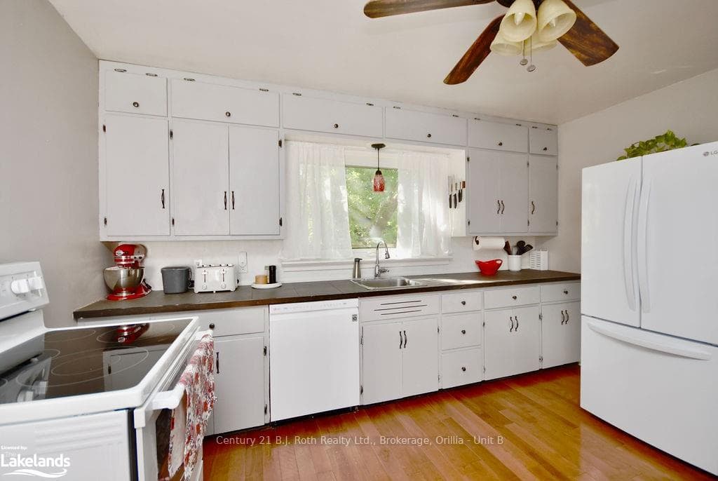 120 WESTMOUNT Drive photo 14