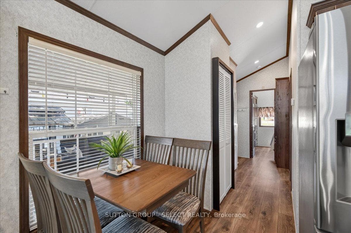 8685 Rock Glen Road Unit 402 photo 8