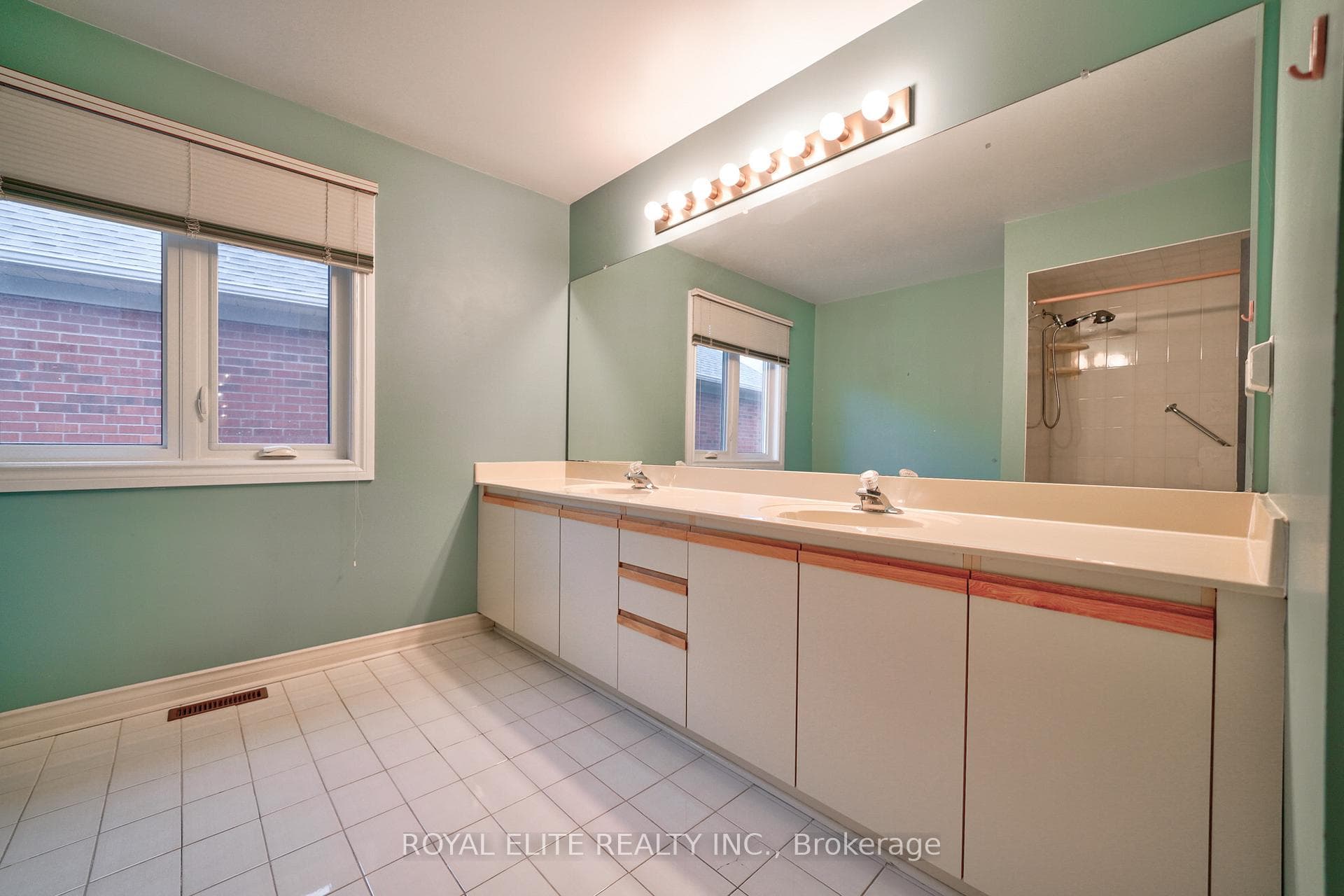 22 Montclair Road photo 23