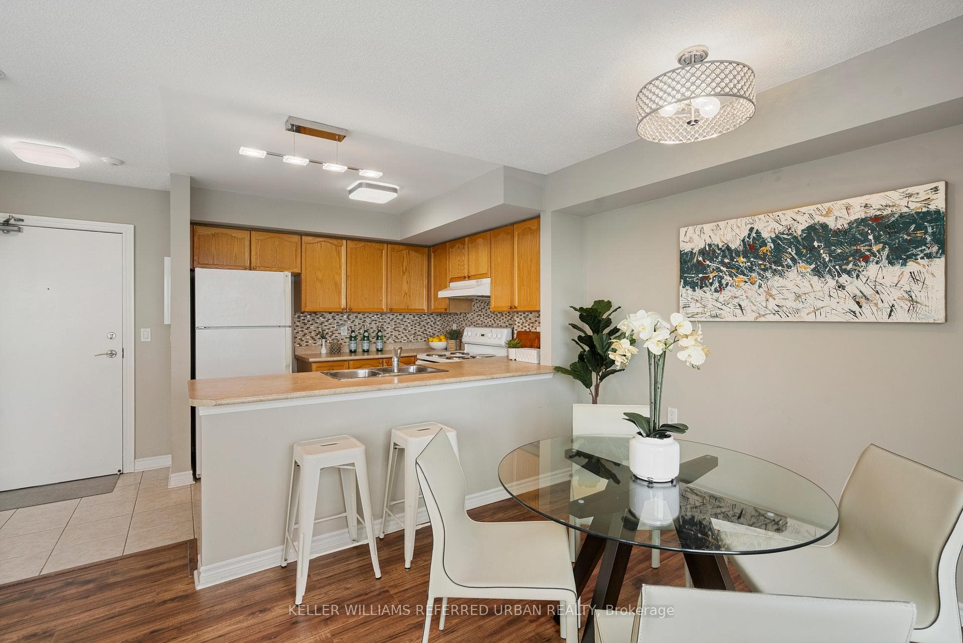 935 Sheppard Avenue Unit 906 photo 6