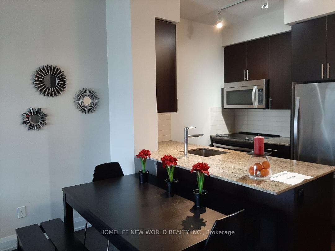 18 Graydon Hall Drive Unit 2106 photo 9