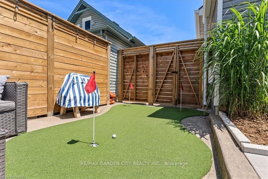 656 Steele Street photo 27