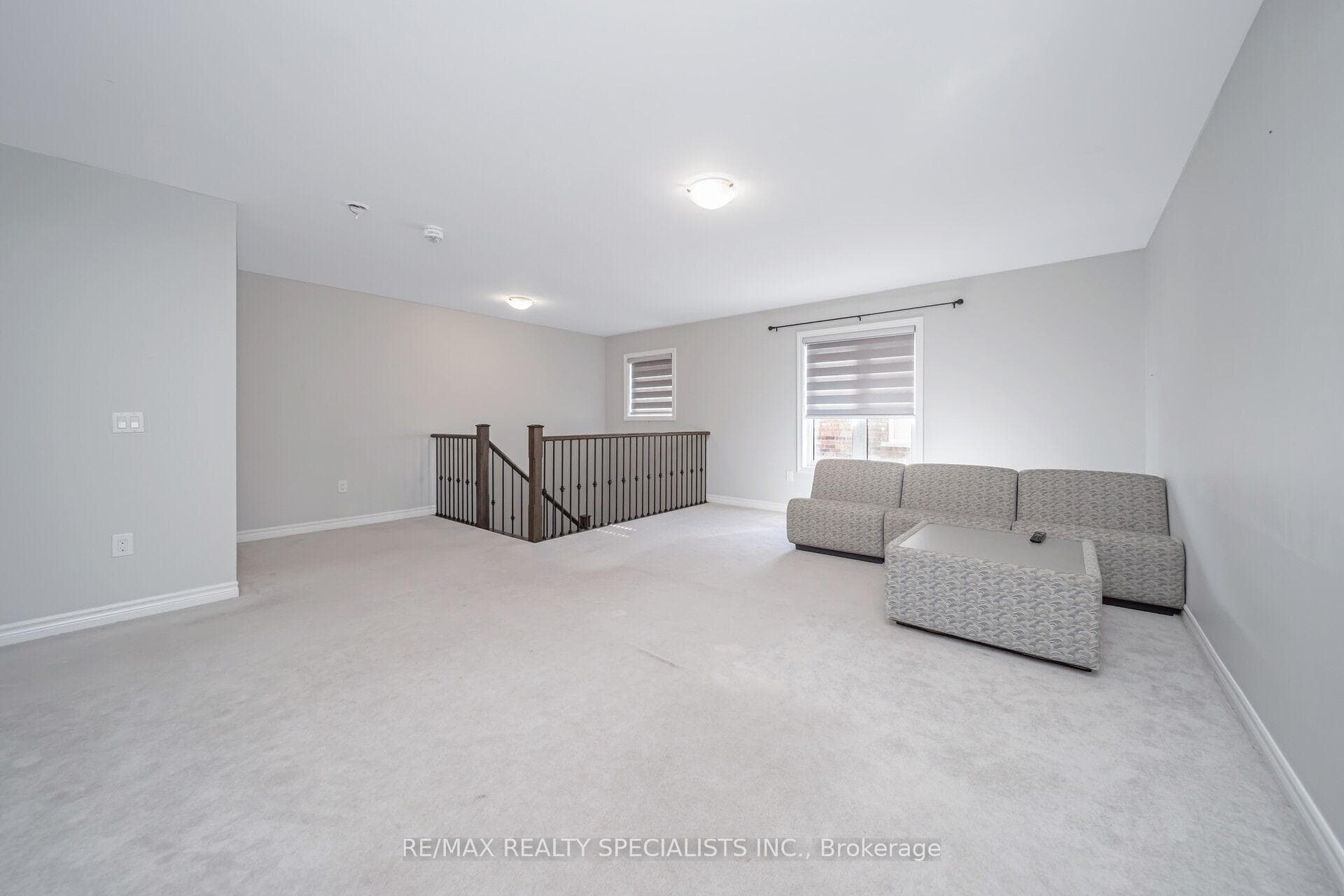 46 Valleybrook Crescent photo 34