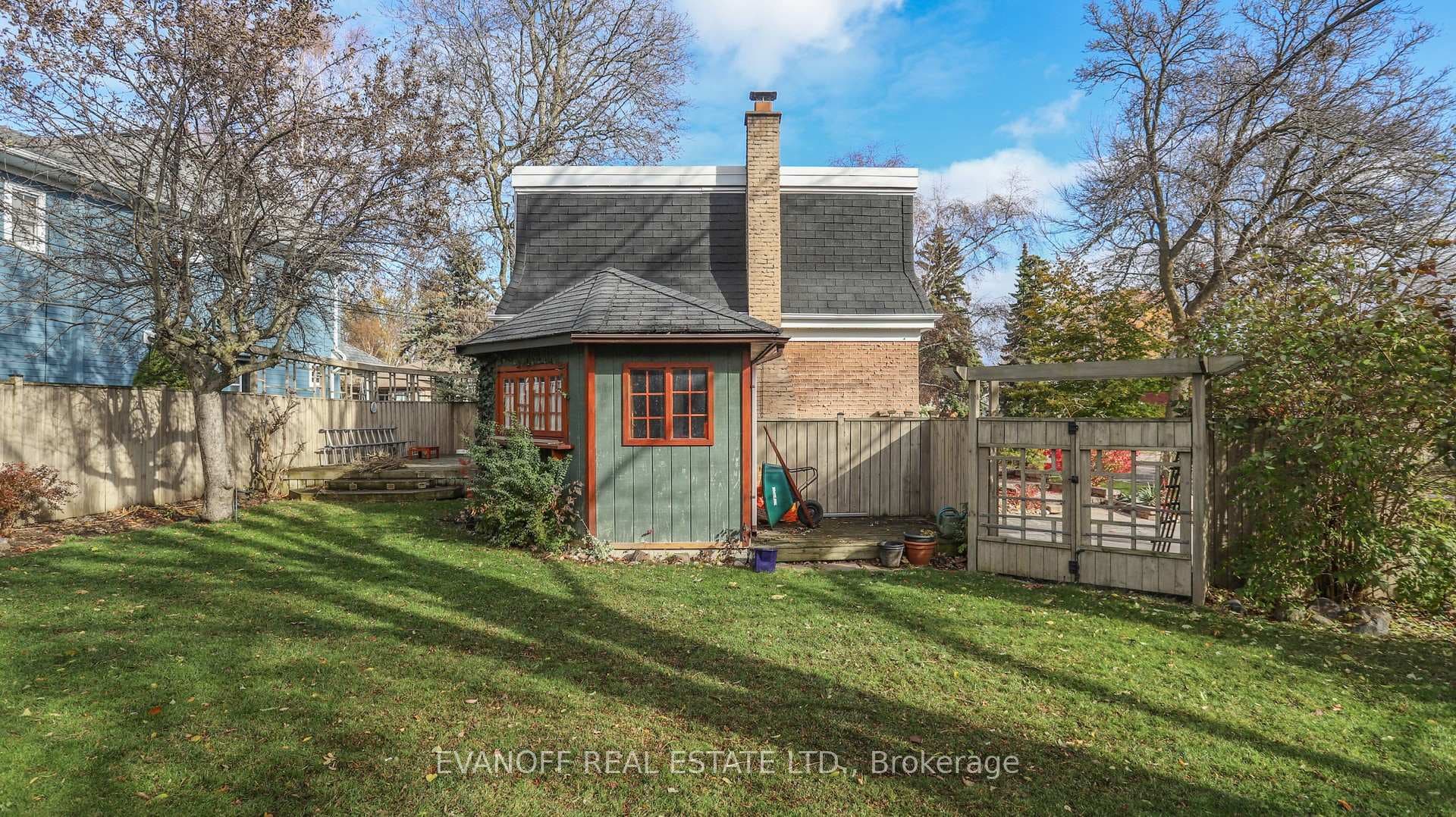 1 Sonneck Square photo 37