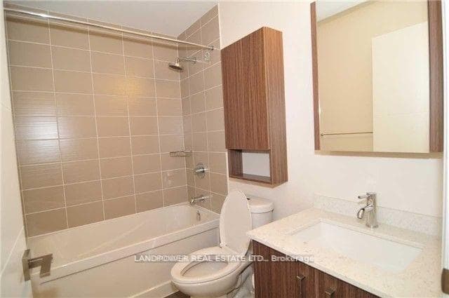 18 Uptown Drive Unit 825 photo 7
