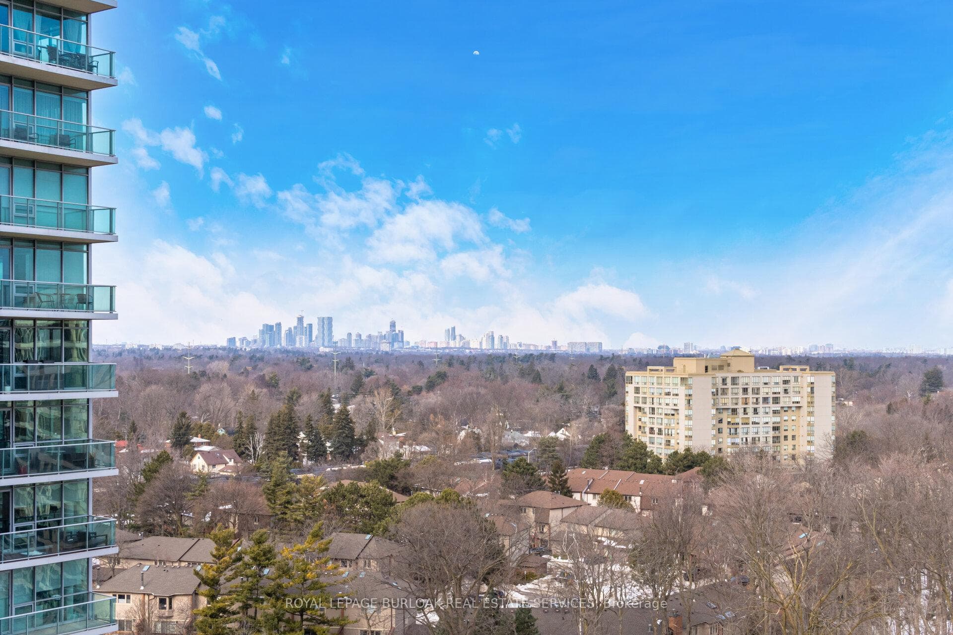 1035 Southdown Road Unit 1401 photo 27