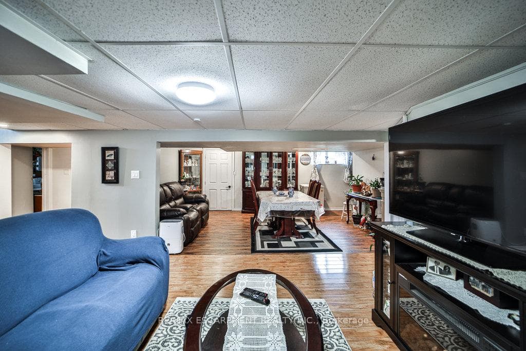 4182 William Street photo 22