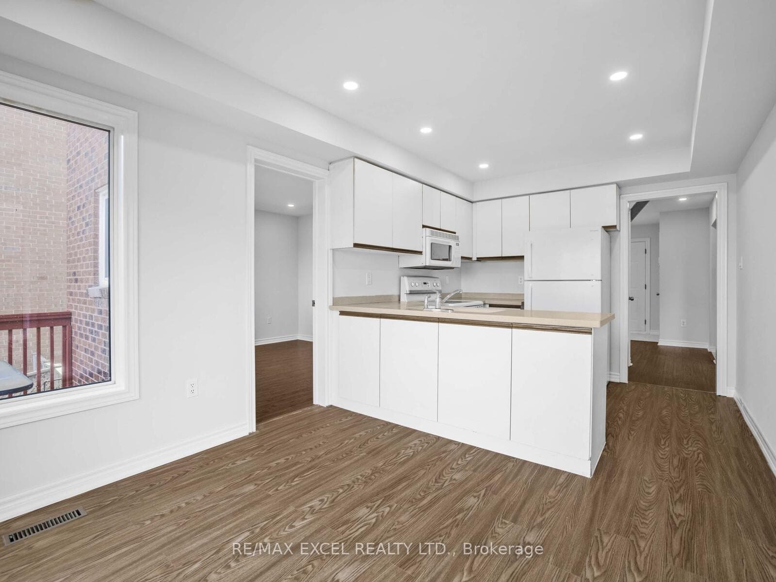 25 Golden Meadow Road photo 13