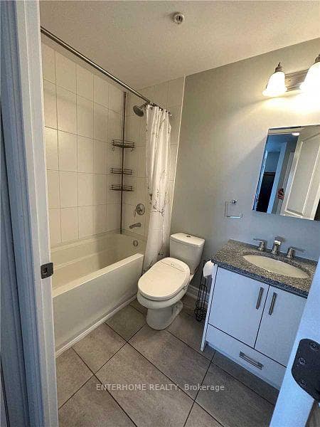 9090 Yonge Street Unit 808B photo 8