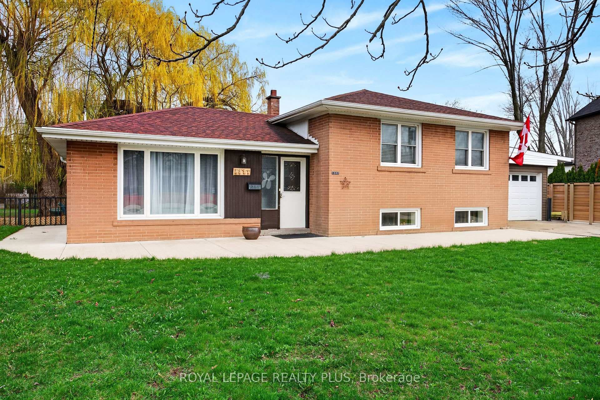 1332 Stanbury Road photo 7