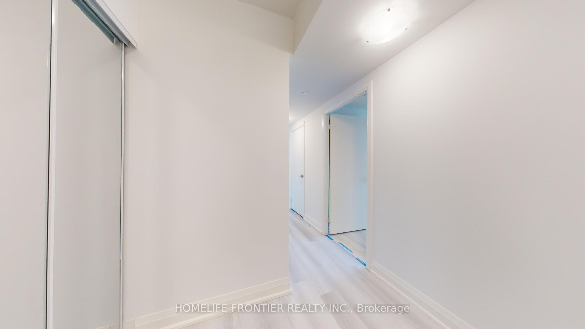 1461 Lawrence Avenue Unit 2004 photo 14