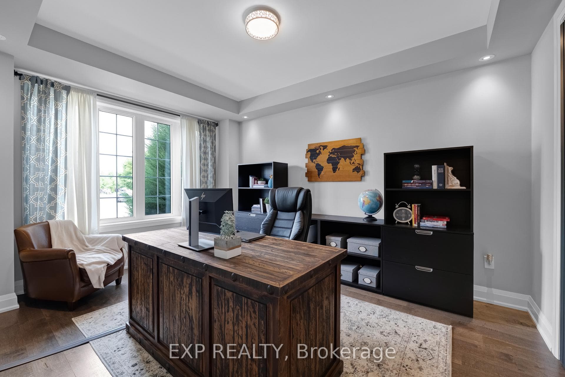 156 Degraaf Crescent photo 17