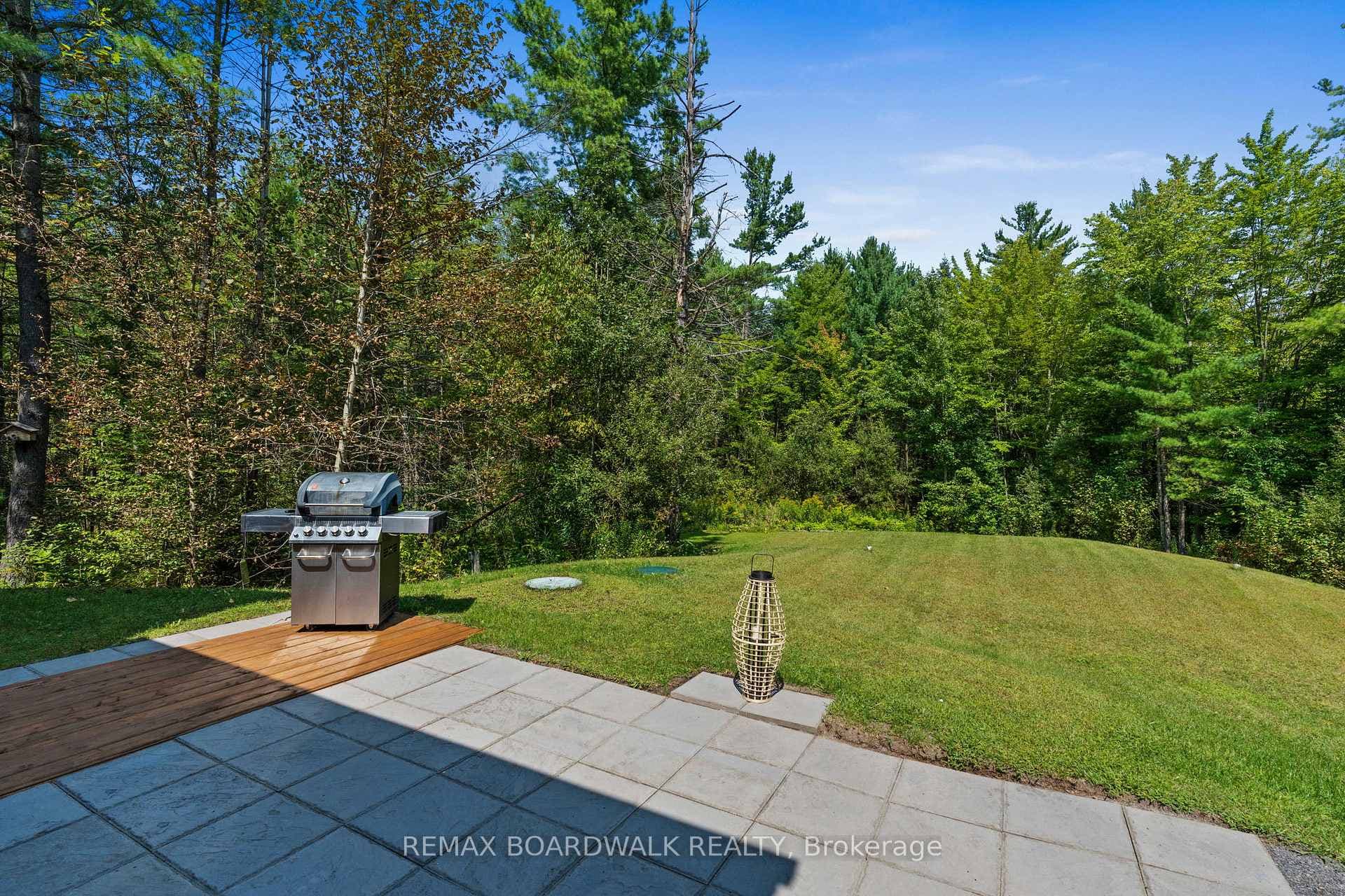 108 EDITH MARGARET Place photo 34