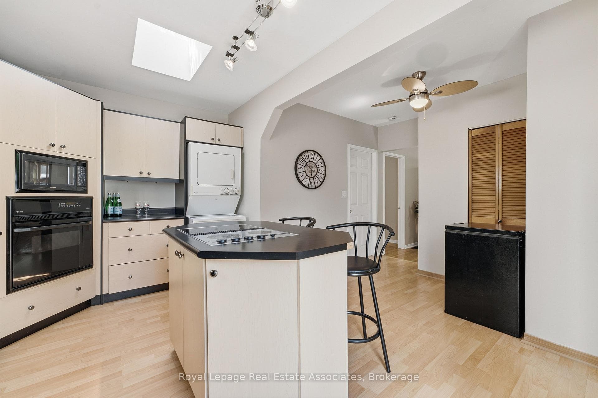 64 Eaglewood Boulevard photo 15