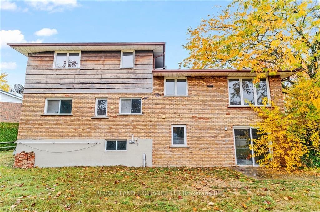 887 NODWELL Court photo 7