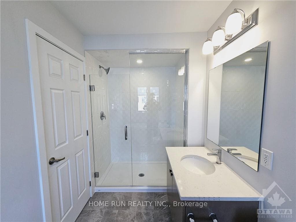 654 FENWICK Way photo 15