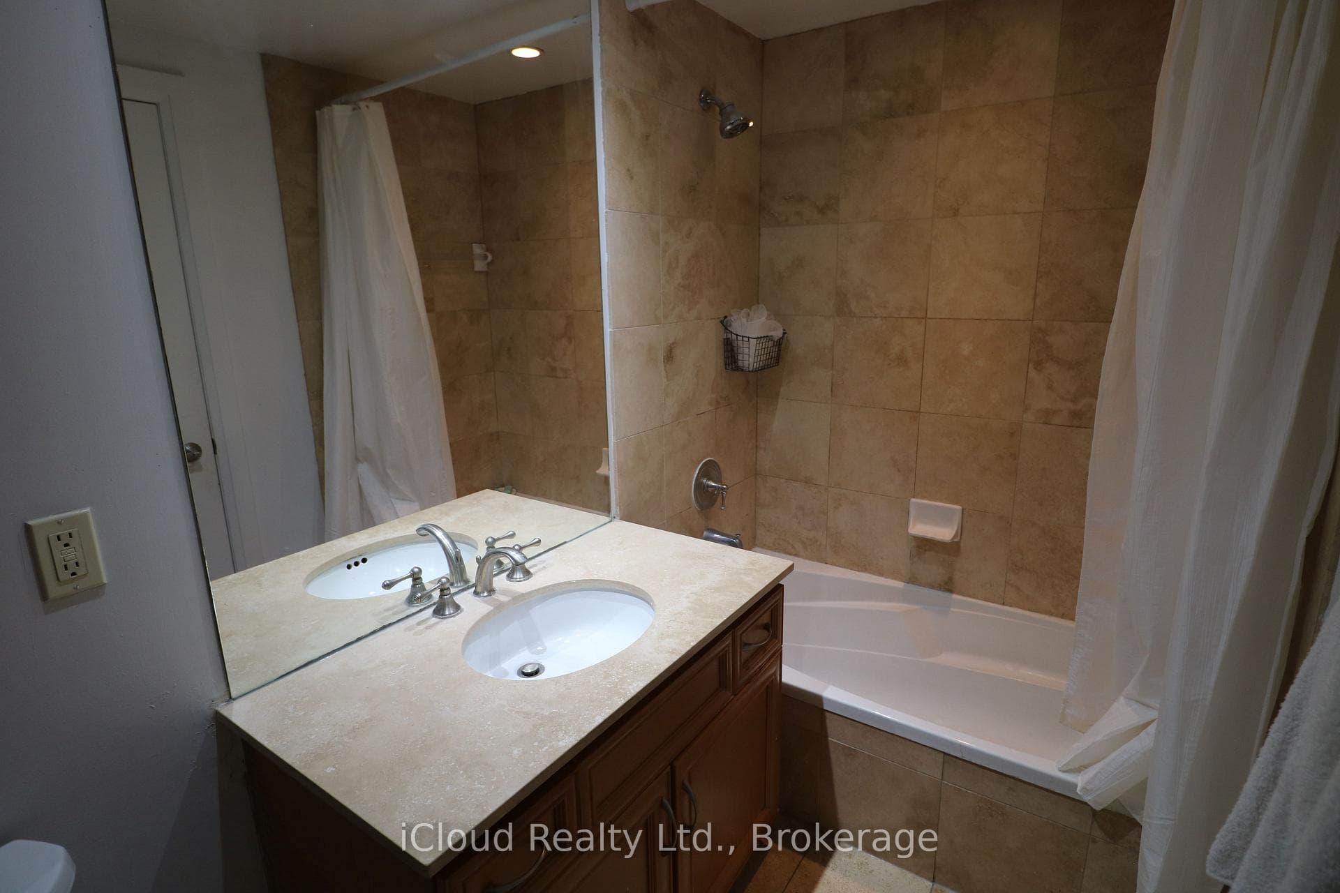 2737 Keele Street Unit 910 photo 12