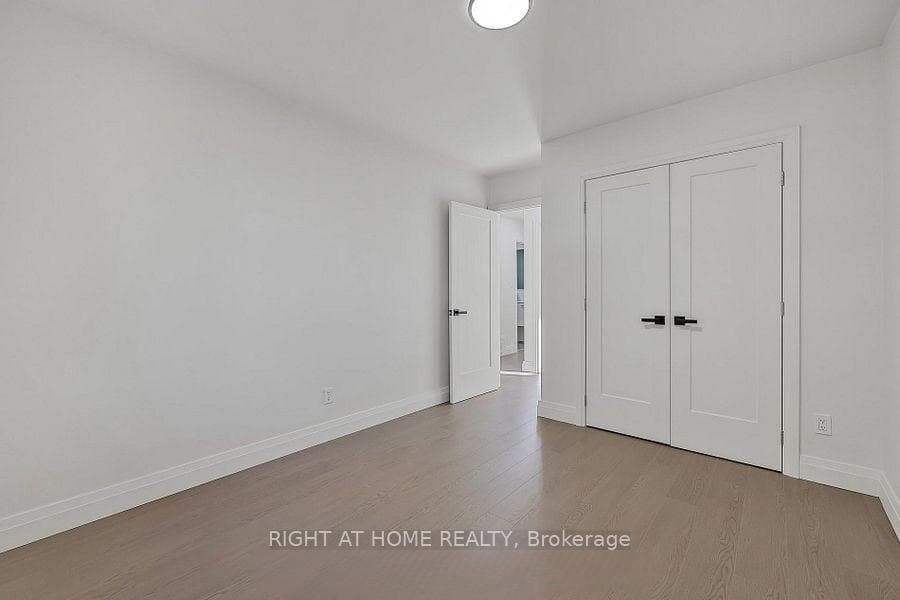 703 Sunnypoint Drive Unit Main photo 15