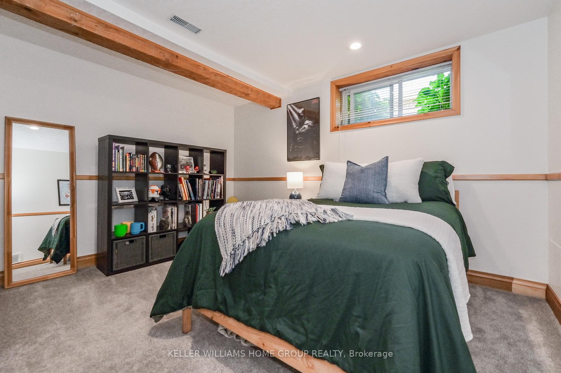 805 St George Street photo 19
