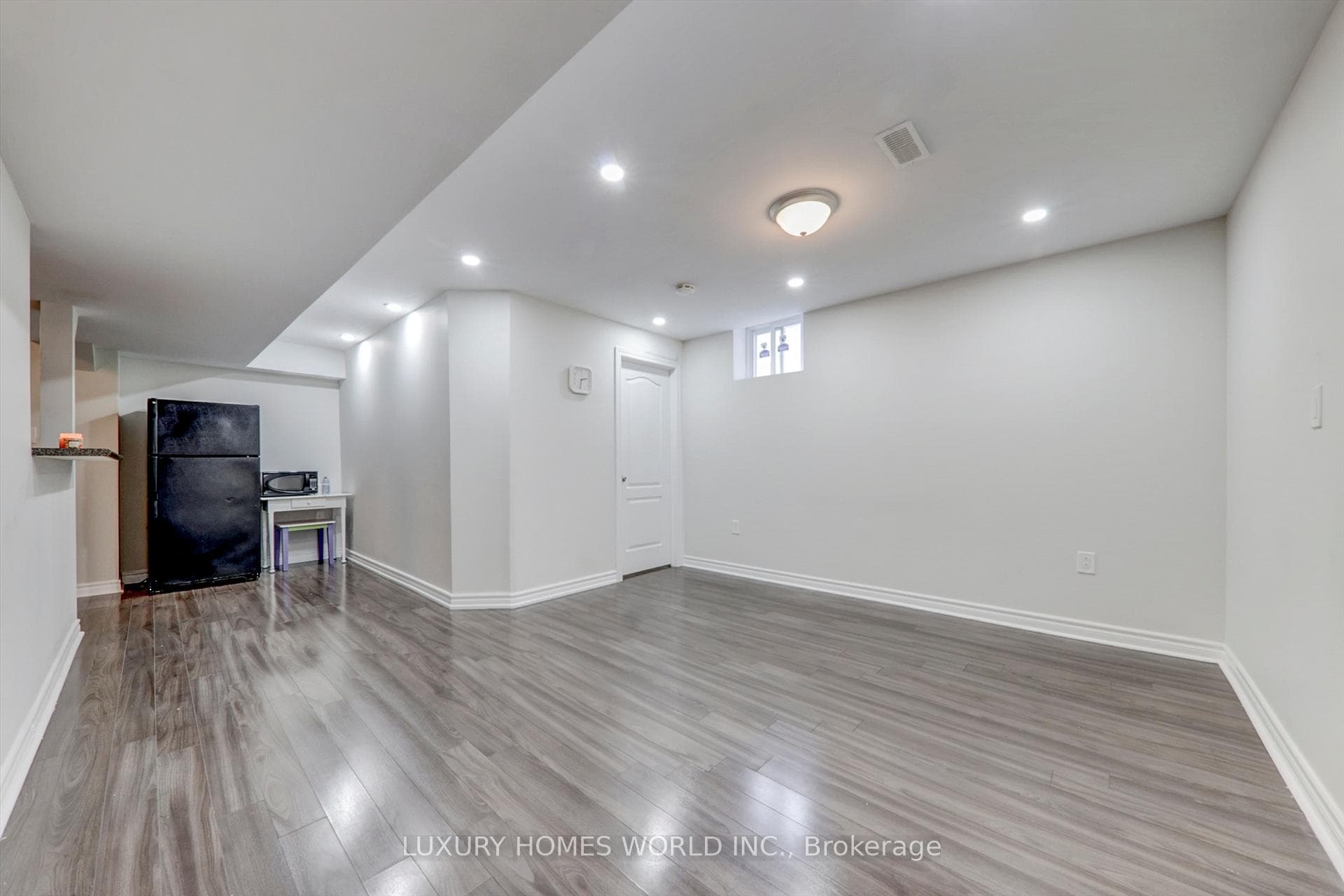 54 Creekland Avenue photo 32