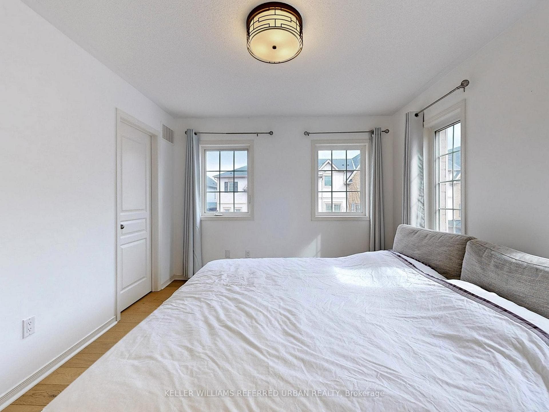 31 Benjamin Way photo 22