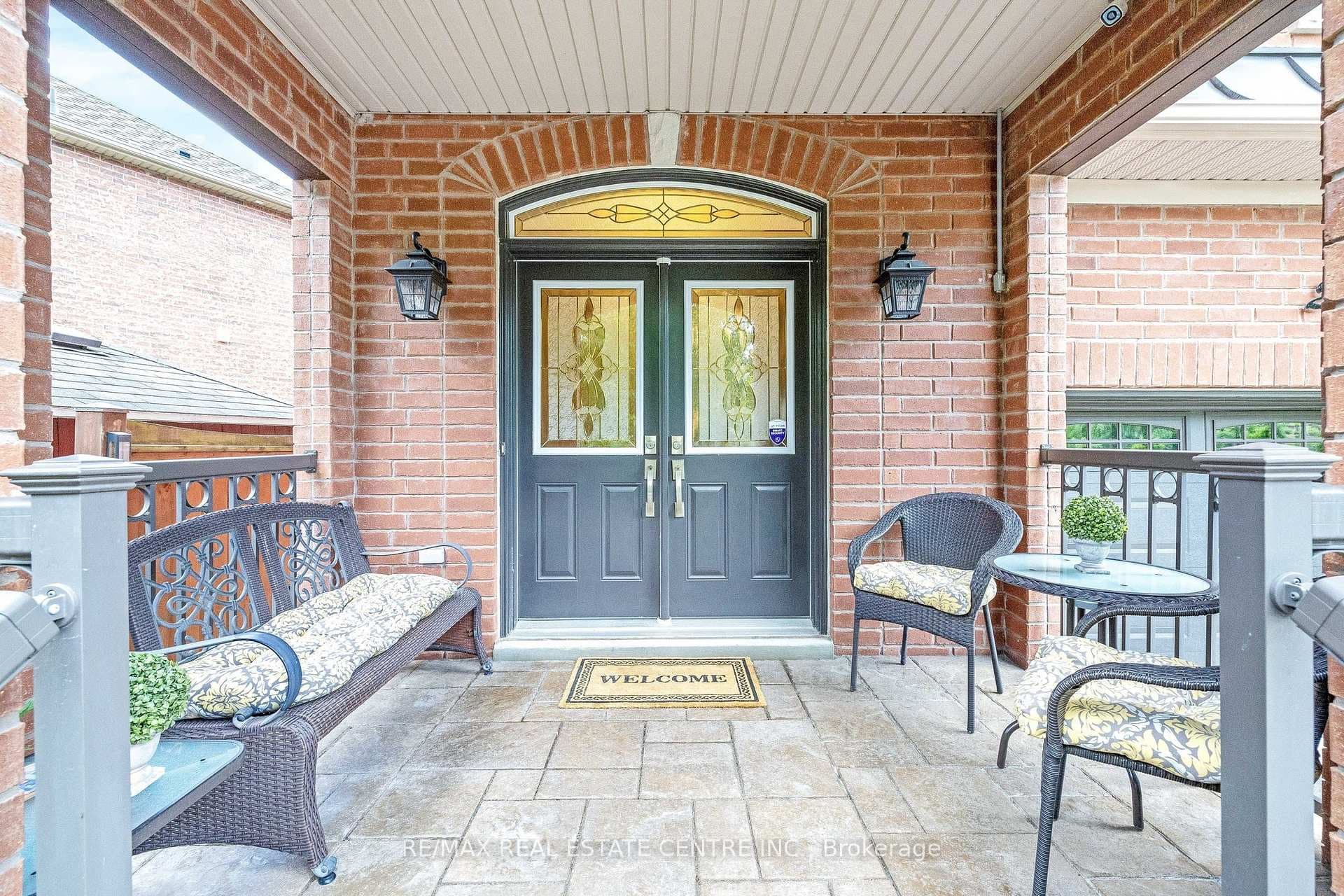 241 Duff Crescent photo 2